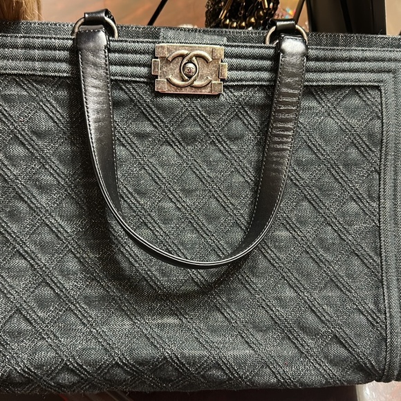Chanel - Picture 1 of 11
